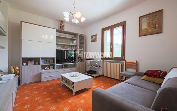 Casa con 6 locali in vendita in Via Valle, Borgo Tossignano