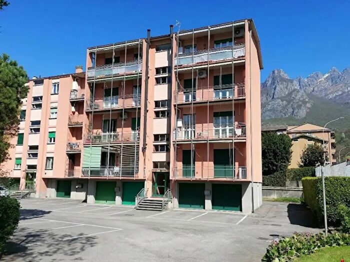 Appartamento bilocale in vendita in Via del Roccolo, Lecco