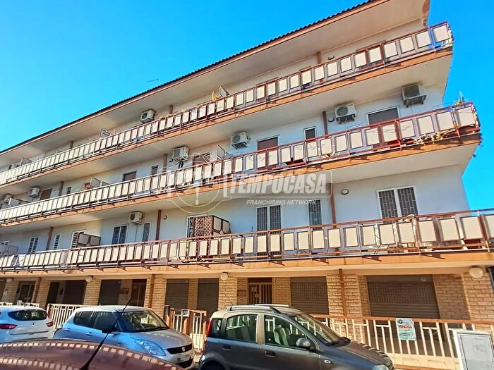 Appartamento trilocale in vendita in Via Giovanni Ragone d, Adelfia