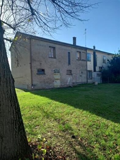 Casa con 6 locali in vendita in Via Carlo Cafiero, Lugo