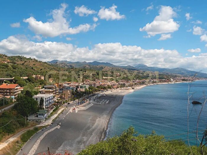 Appartamento bilocale in vendita in Via dei Normanni, Sant'Alessio Siculo