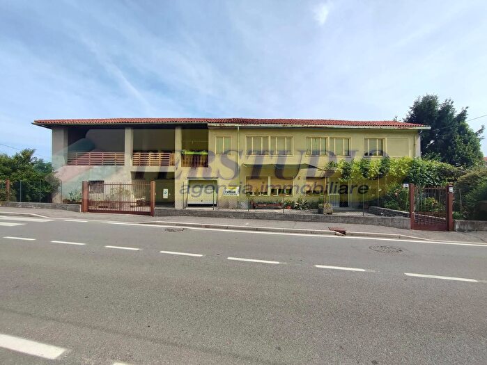 Casa con 6 locali in vendita in Via San Geminiano, Bonate Sopra