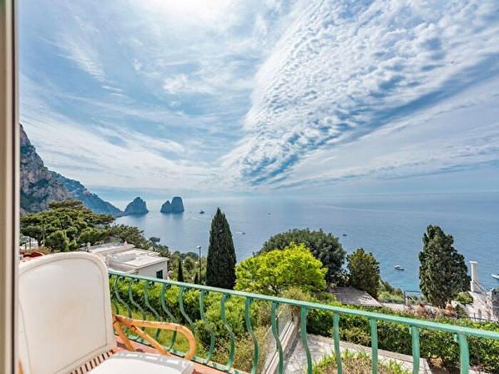 Appartamento con 6 locali in vendita in Capri