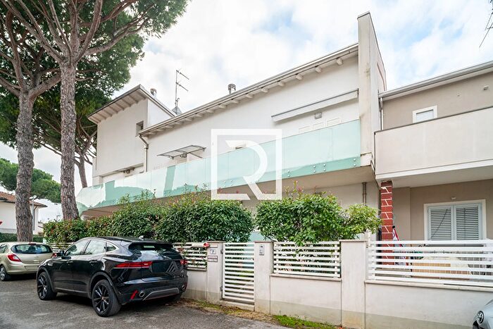 Appartamento trilocale in vendita in Via delle Gardenie B Cervia, Cervia