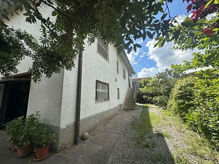 Casa con 5 locali in vendita in Gavorrano
