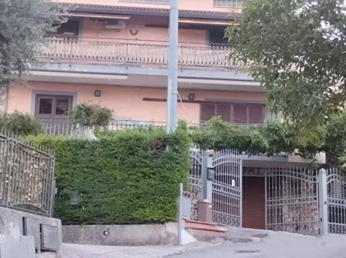 Casa con 6 locali in vendita in Via Santa Maria delle Grazie, Valva