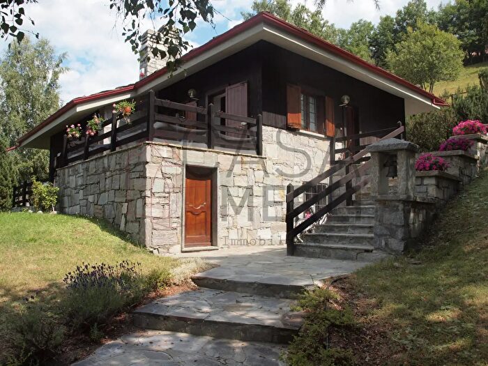 Casa con 8 locali in vendita in Frazione Les Fleurs, Gressan