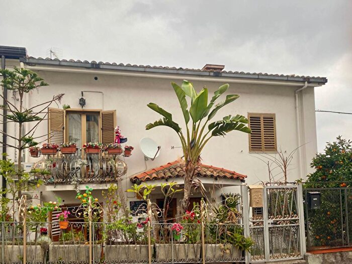 Appartamento bilocale in affitto in Via Campo Sportivo, Taormina