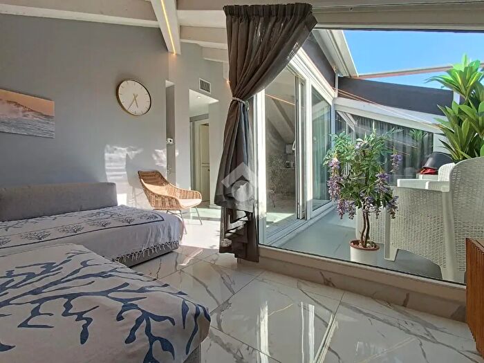 Appartamento trilocale in vendita in Corso G Garibaldi, Sanremo