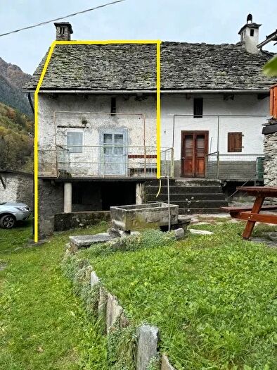 Casa trilocale in vendita in Maulone di Varzo, Varzo