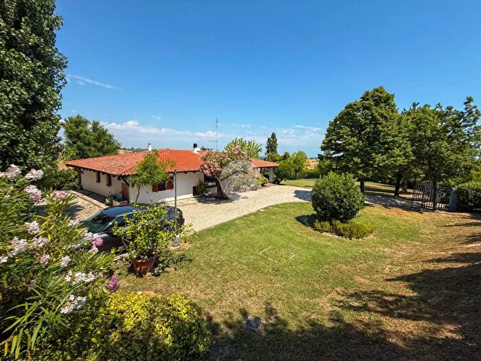 Casa quadrilocale in vendita in Piazza Giuseppe Mazzini, San Clemente