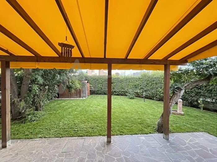 Casa bilocale in vendita in Viale delle Industrie Ro, Rovigo
