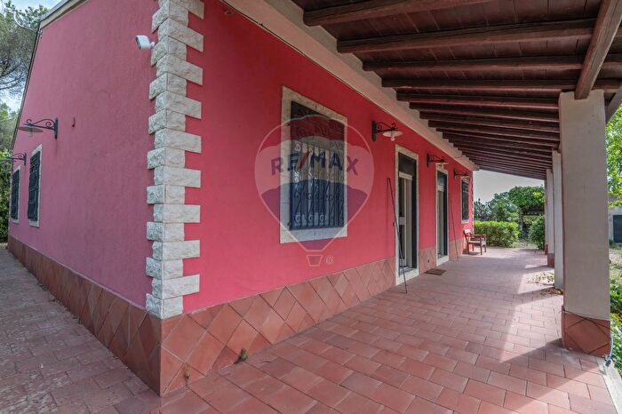 Casa con 8 locali in vendita in Contrada Poggio Impiso Snc, Vizzini