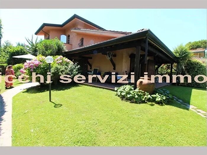 Casa quadrilocale in vendita in Via Ammiraglio Morin a, Forte Dei Marmi