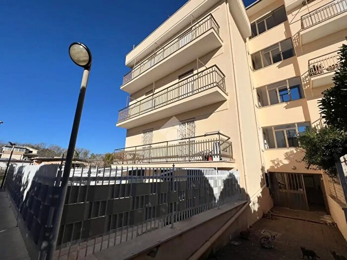 Appartamento quadrilocale in vendita in Strada Pianosa, Latina