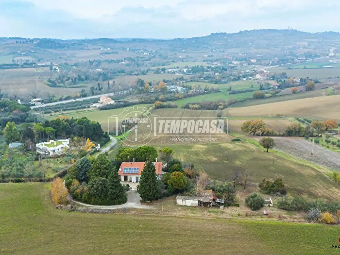 Casa con 11 locali in vendita in Via Consolare RiminiSan Marino, Rimini