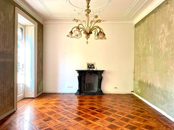 Appartamento quadrilocale in affitto in Via Giacomo Leopardi, Vincenzo Monti, Milano