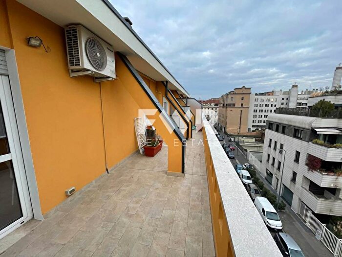 Appartamento bilocale in affitto in Via Andrea Maffei, Montenero, Milano
