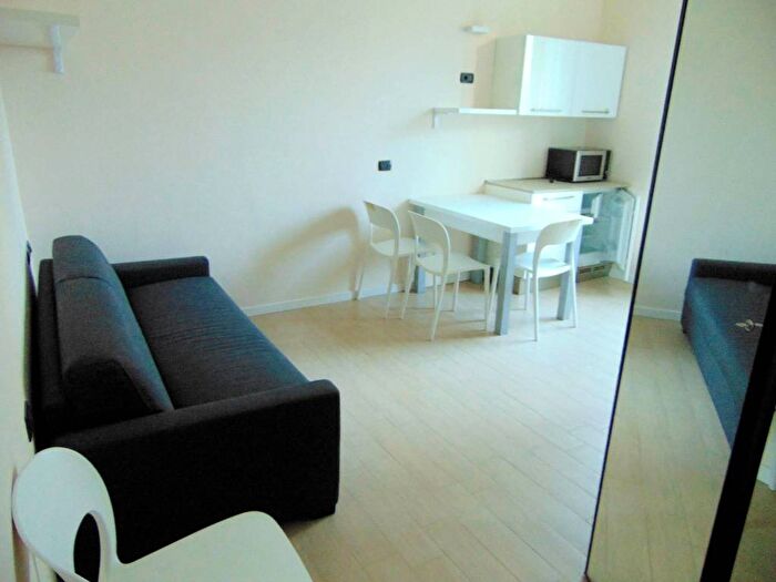 Appartamento monolocale in affitto in Via Giulio Uberti, Indipendenza, Milano