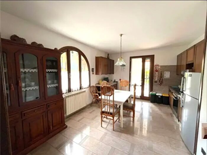 Casa con 6 locali in vendita in Pavullo Nel Frignano