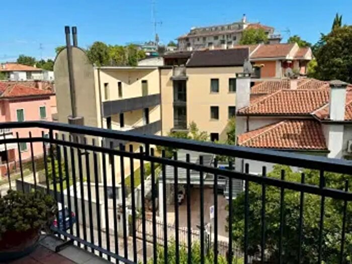 Appartamento quadrilocale in vendita in Via Istria, Treviso