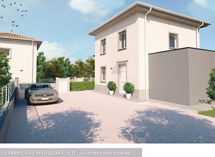 Casa con 6 locali in vendita in Altopascio