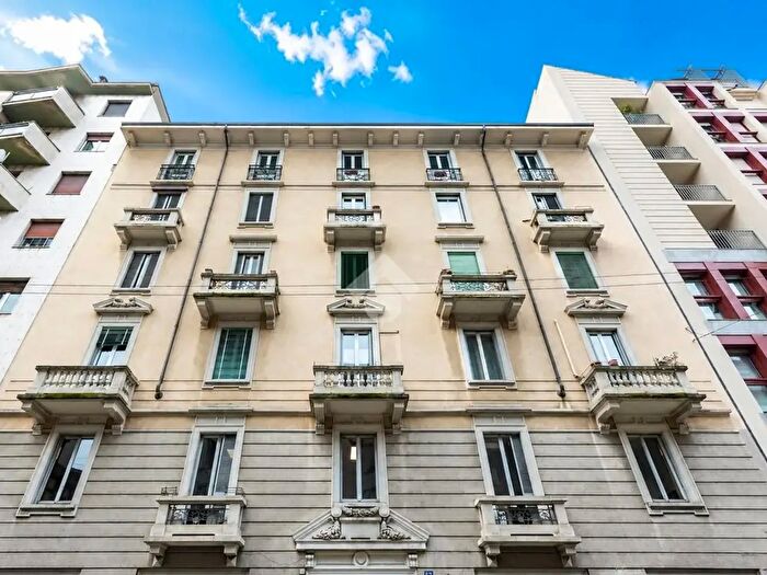 Appartamento trilocale in vendita in Viale Monza, Milano
