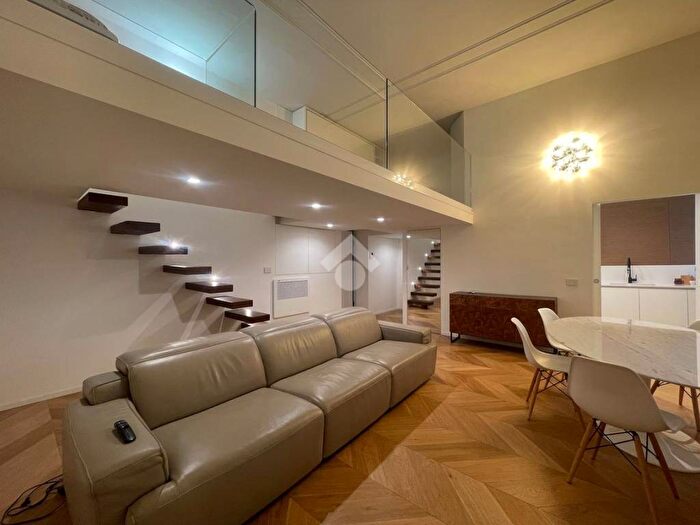 Appartamento trilocale in affitto in Via Giulio Carcano, Pezzotti Meda, Milano