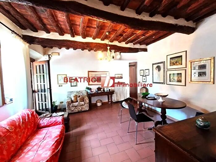 Casa con 7 locali in vendita in Via di S Alessio, Lucca