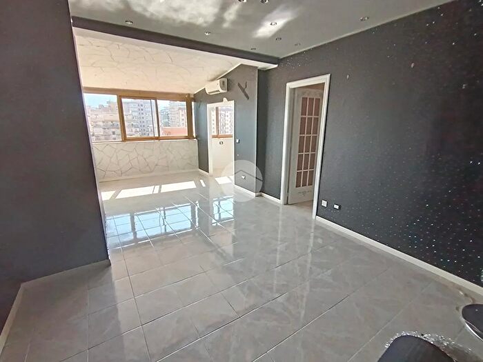 Appartamento trilocale in vendita in Via Aloisio Juvara, Palermo