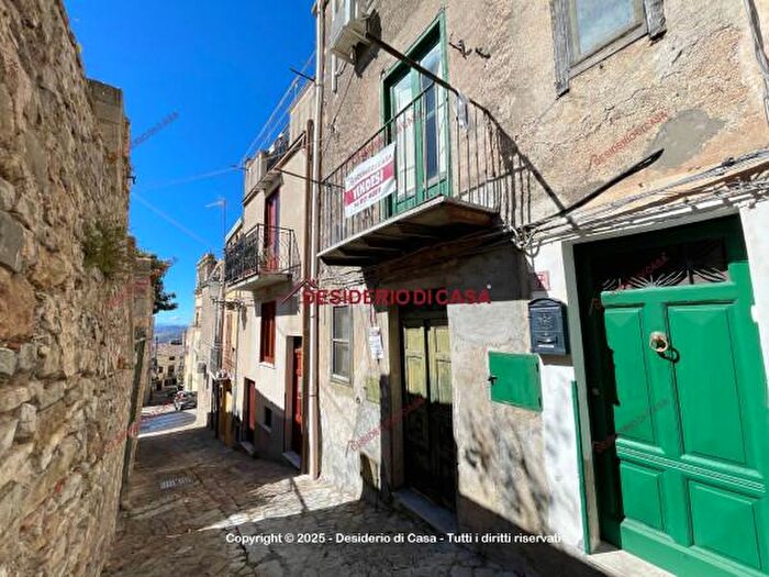 Appartamento con 5 locali in vendita in Vicolo Moschea, Polizzi Generosa