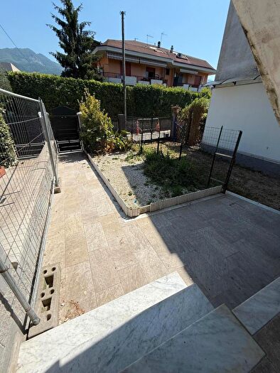 Appartamento con 6 locali in vendita in Massa