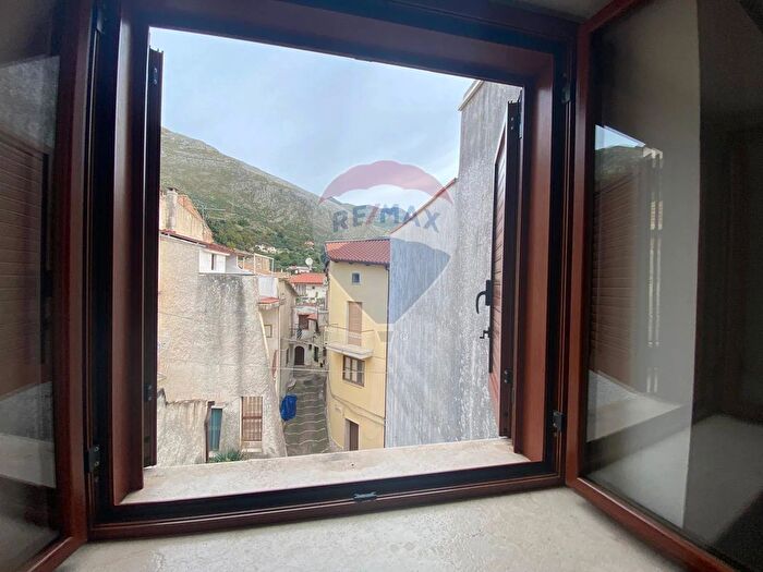 Casa quadrilocale in vendita in Formia