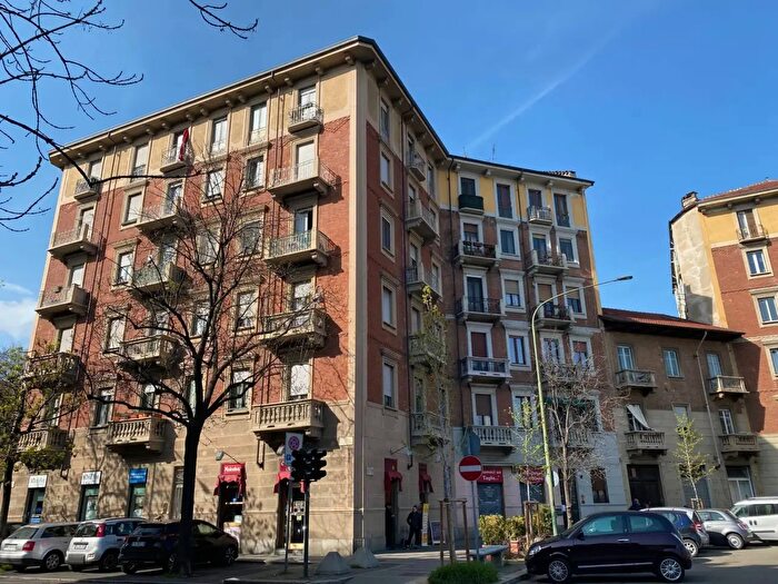 Appartamento trilocale in affitto in Via Giulio Biglieri, Torino