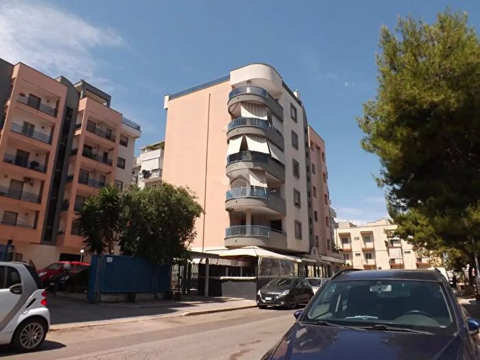 Appartamento trilocale in vendita in Viale V Calace, Bisceglie