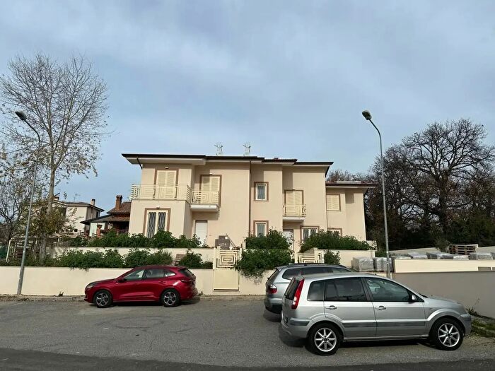 Casa con 6 locali in vendita in Via Giacomo Leopardi, Fonte Nuova
