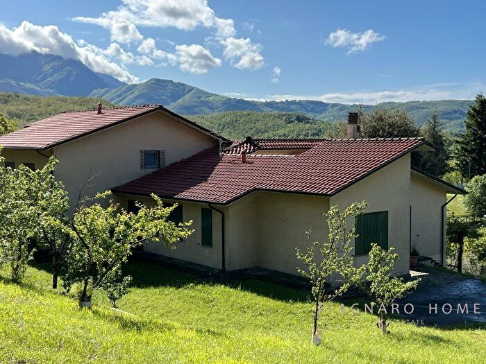 Casa con 10 locali in vendita in Pollina, Pontremoli