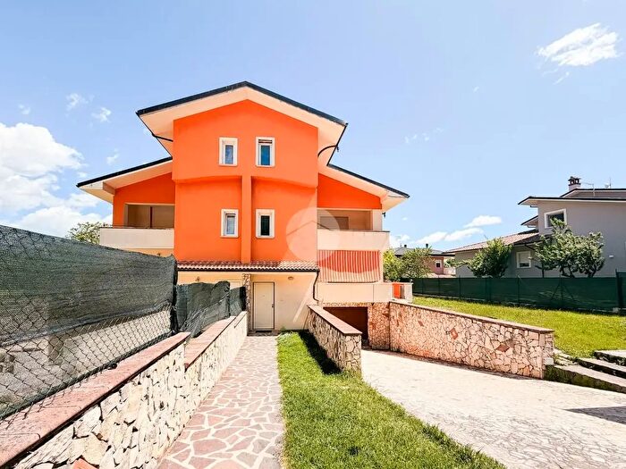 Casa con 5 locali in vendita in Via Incile, Avezzano