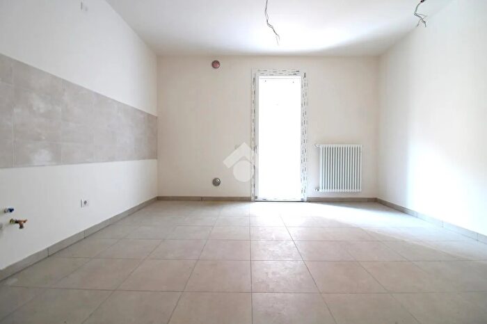 Appartamento bilocale in vendita in Via Carducci, Mirandola