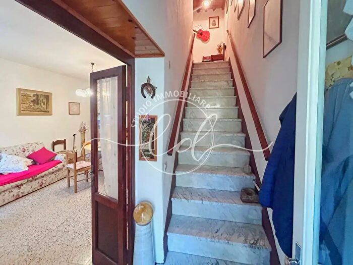 Casa con 5 locali in vendita in Pietrasanta