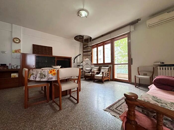 Appartamento quadrilocale in vendita in Via Venezia, Cattolica