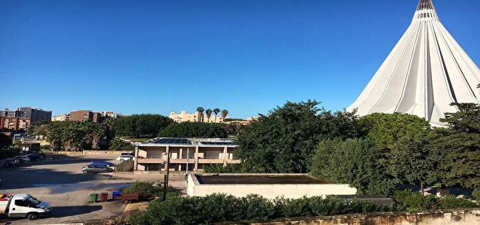 Appartamento trilocale in vendita in Viale Luigi Cadorna Siracusa, Siracusa
