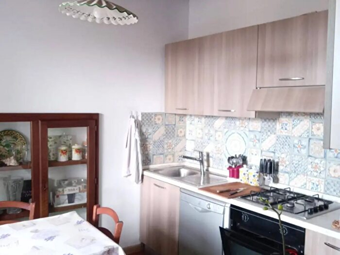 Appartamento con 6 locali in vendita in Borgo Giannotti, Lucca