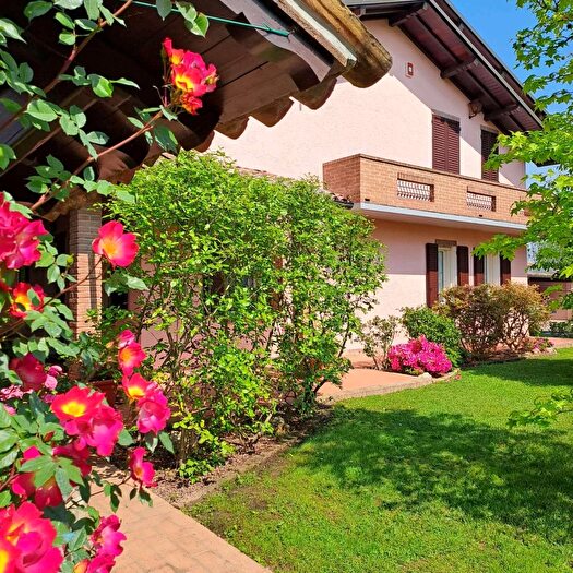 Casa con 6 locali in vendita in Alfonsine