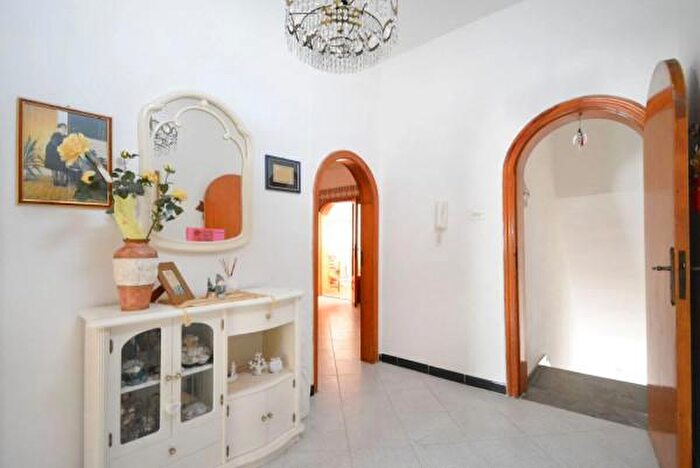 Casa con 6 locali in vendita in Latiano