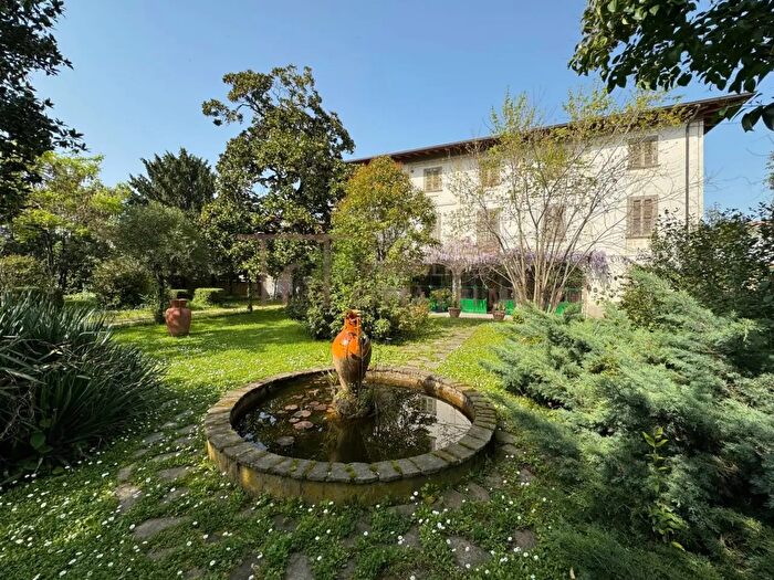 Casa con 20 locali in vendita in Via Reduci, Grumello Del Monte