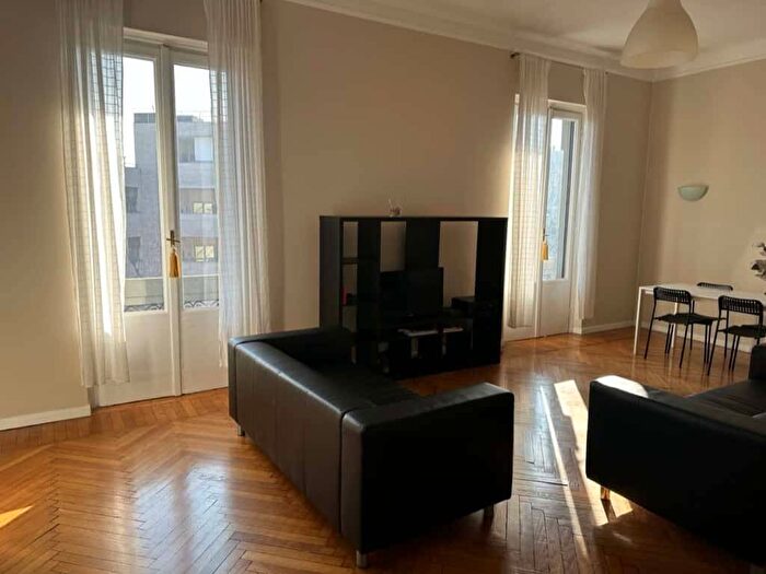 Appartamento quadrilocale in affitto in Via Castelfidardo, Moscova, Milano