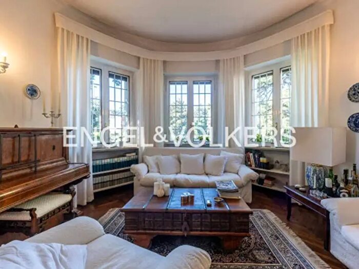 Casa con 6 locali in vendita in Villafranca Di Verona