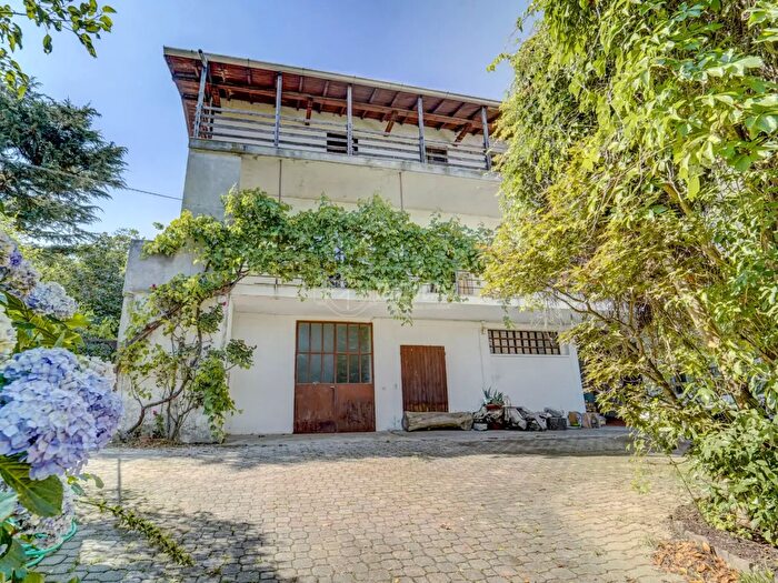 Casa quadrilocale in vendita in Via Monte Ameno, Somma Lombardo