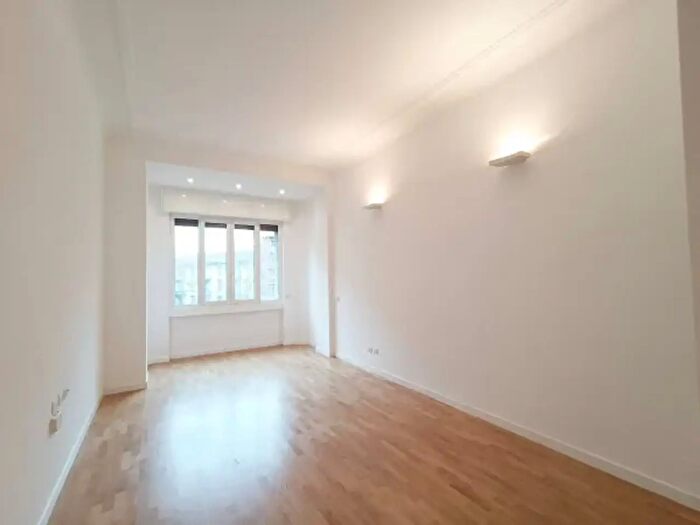 Appartamento trilocale in affitto in Via degli Scipioni, Milano